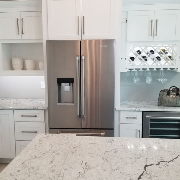 Meet your Posher, Lisa - Picture 1 of 1